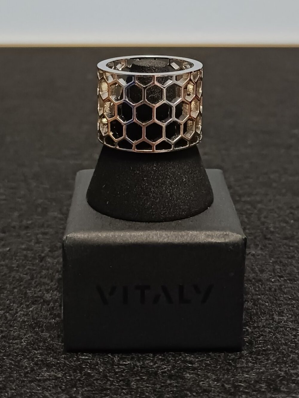 Vitaly Hive ring